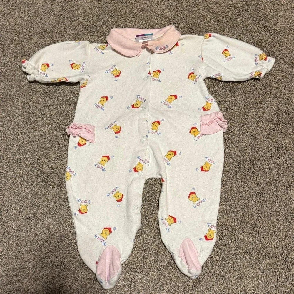Vintage Disney Winnie The Pooh Baby Sleeper Pink White 0-3 Months Footed - Picture 1 of 6